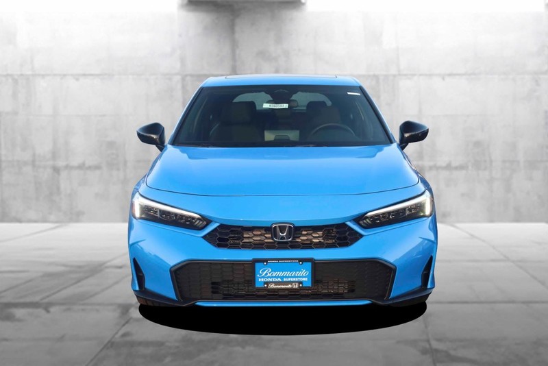 Honda Civic Hatchback Hybrid Vehicle Image 04