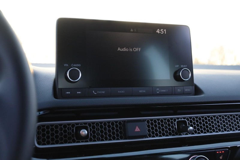 Honda Civic Hatchback Hybrid Vehicle Image 12