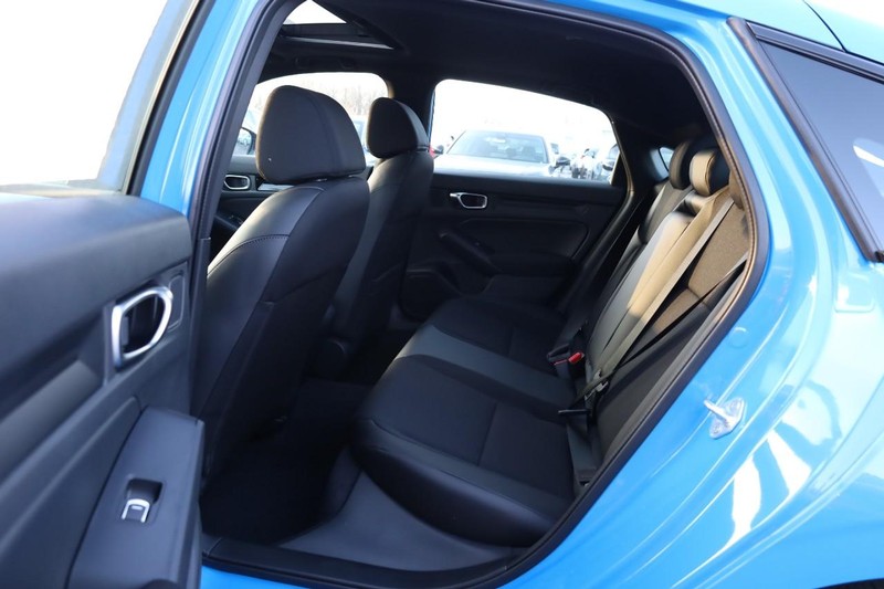 Honda Civic Hatchback Hybrid Vehicle Image 18