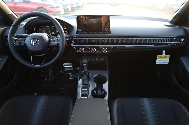 Honda Civic Hatchback Hybrid Vehicle Image 19