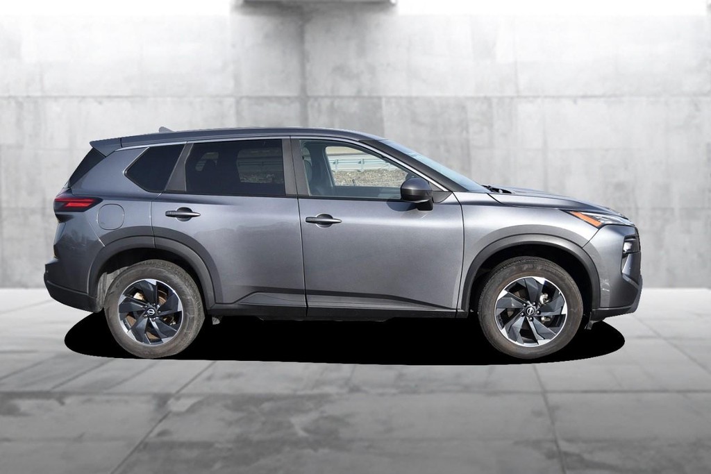 Nissan Rogue Vehicle Image 05