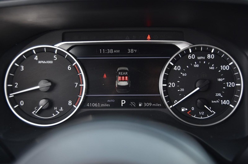 Nissan Rogue Vehicle Image 11