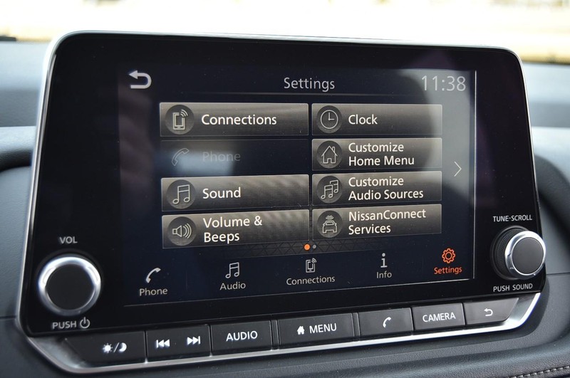 Nissan Rogue Vehicle Image 13