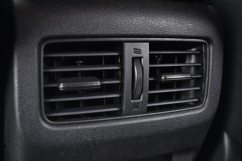 Nissan Rogue Vehicle Image 21