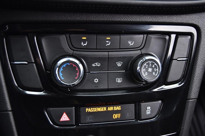 Buick Encore Vehicle Full-screen Gallery Image 14