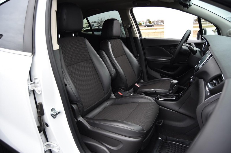 Buick Encore Vehicle Full-screen Gallery Image 18