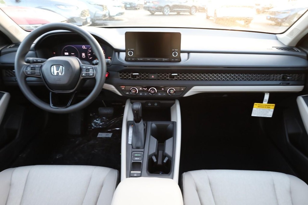 Honda Accord Sedan Vehicle Image 20