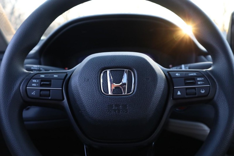 Honda Accord Sedan Vehicle Image 09