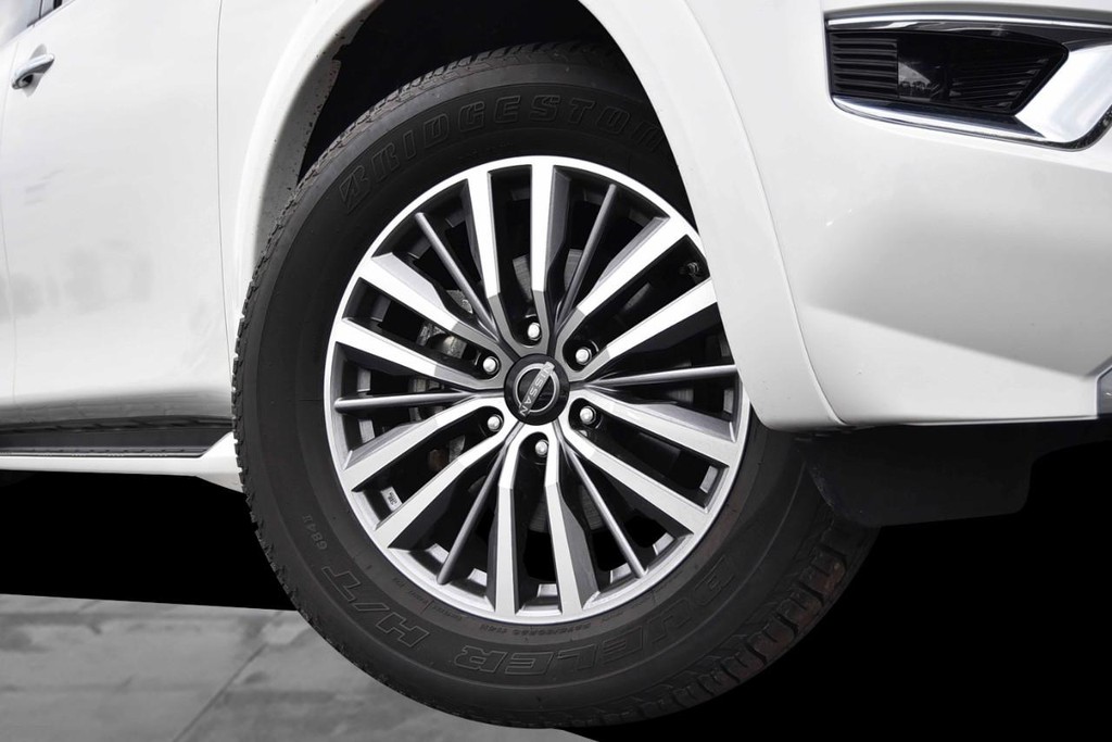 Nissan Armada Vehicle Image 03