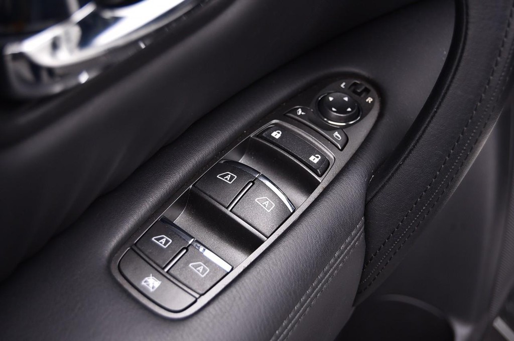 Nissan Armada Vehicle Image 08