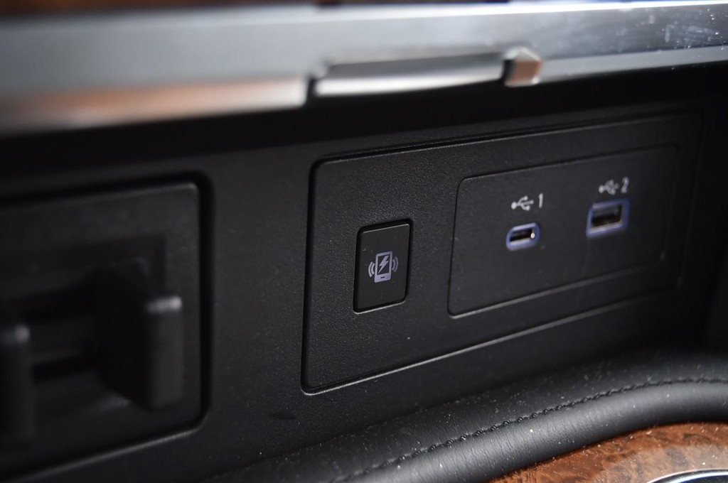 Nissan Armada Vehicle Image 20