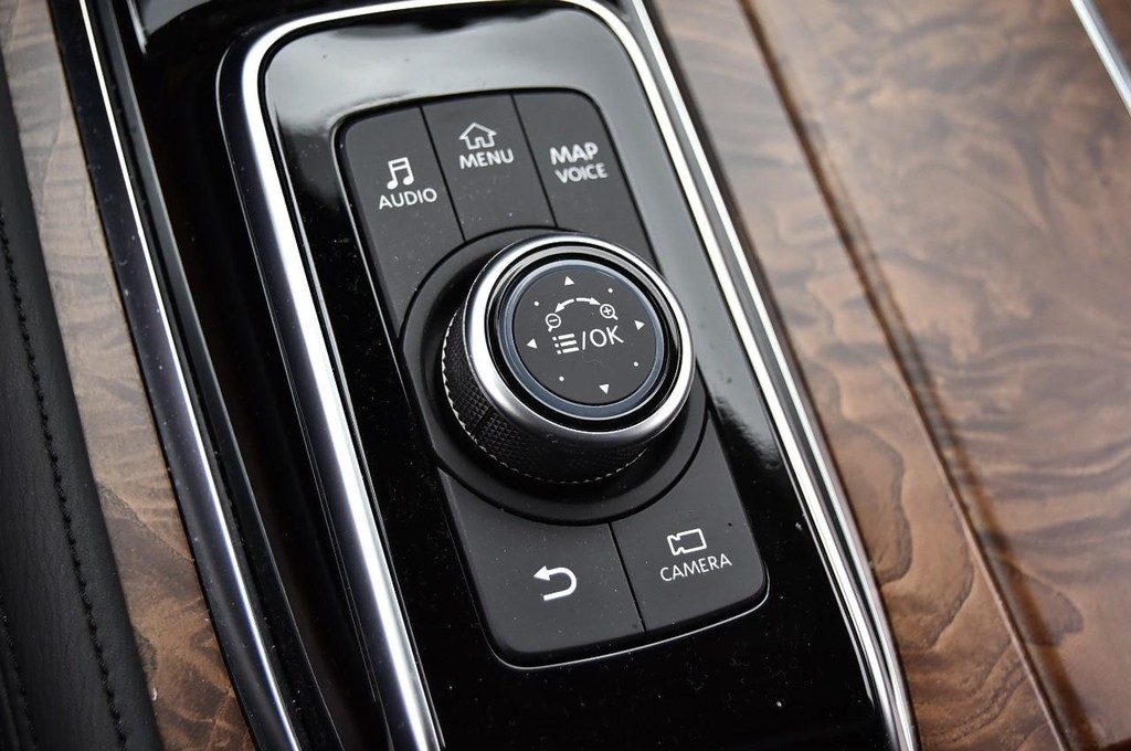 Nissan Armada Vehicle Image 22