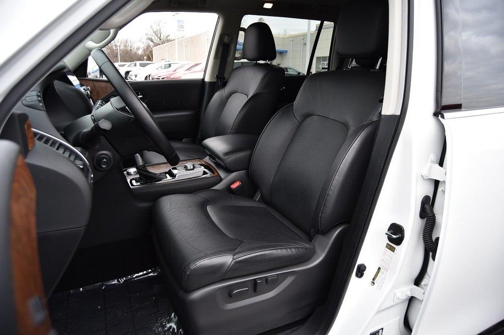 Nissan Armada Vehicle Image 25
