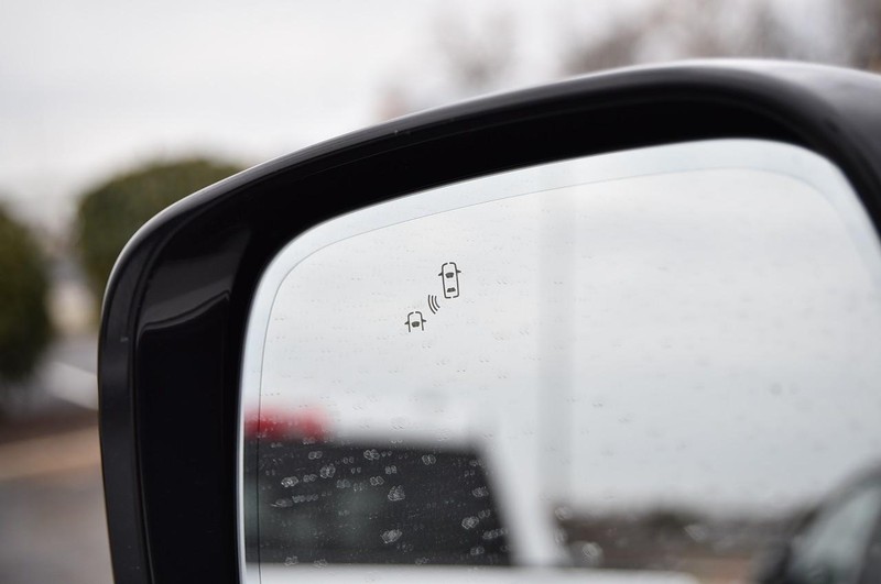 Nissan Armada Vehicle Image 10