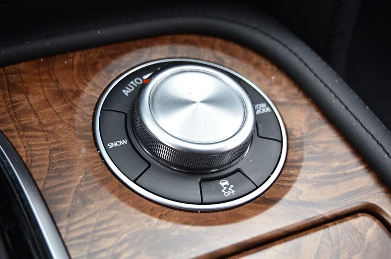 Nissan Armada Vehicle Image 21