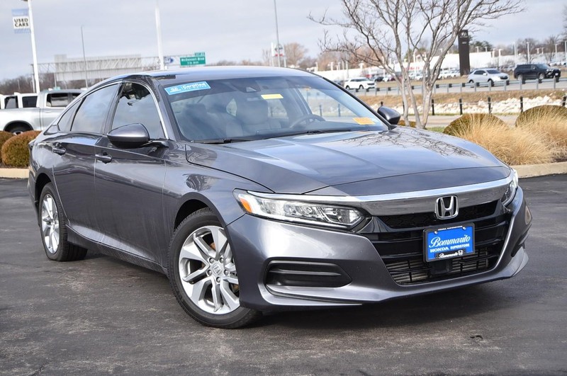 Honda Accord Sedan Vehicle Full-screen Gallery Image 02