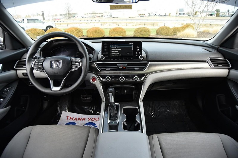 Honda Accord Sedan Vehicle Full-screen Gallery Image 07