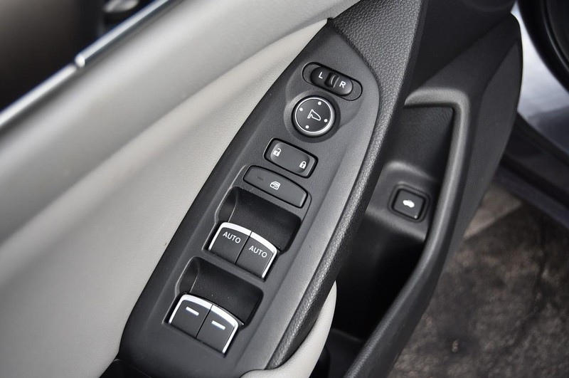 Honda Accord Sedan Vehicle Full-screen Gallery Image 08