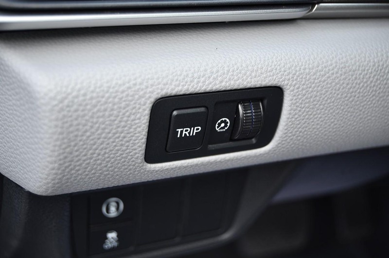 Honda Accord Sedan Vehicle Full-screen Gallery Image 10