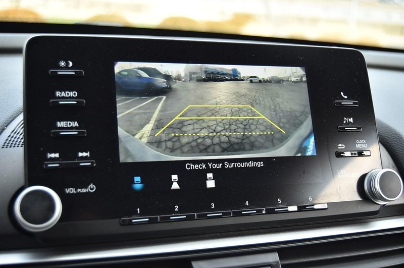 Honda Accord Sedan Vehicle Full-screen Gallery Image 13