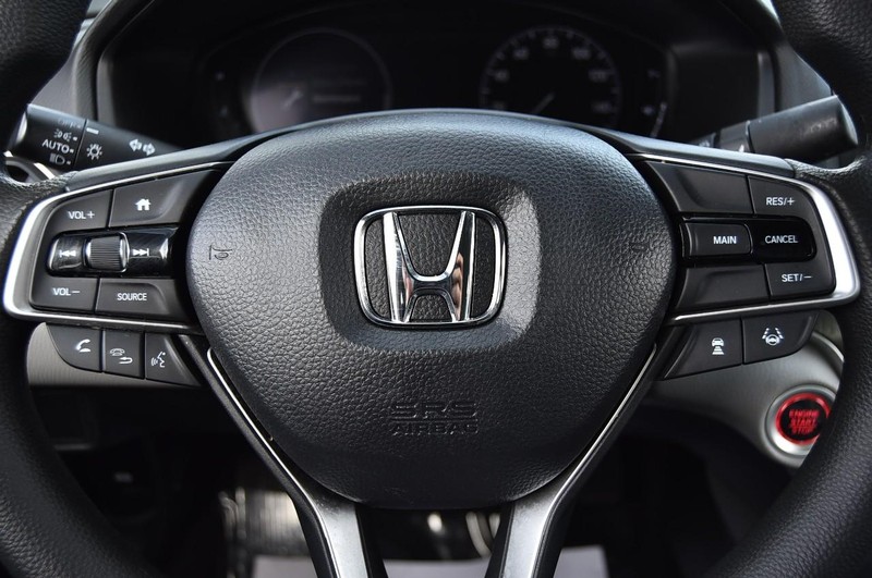 Honda Accord Sedan Vehicle Full-screen Gallery Image 20