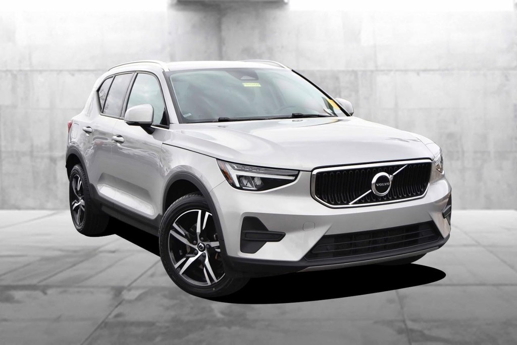 Volvo XC40 Vehicle Image 02