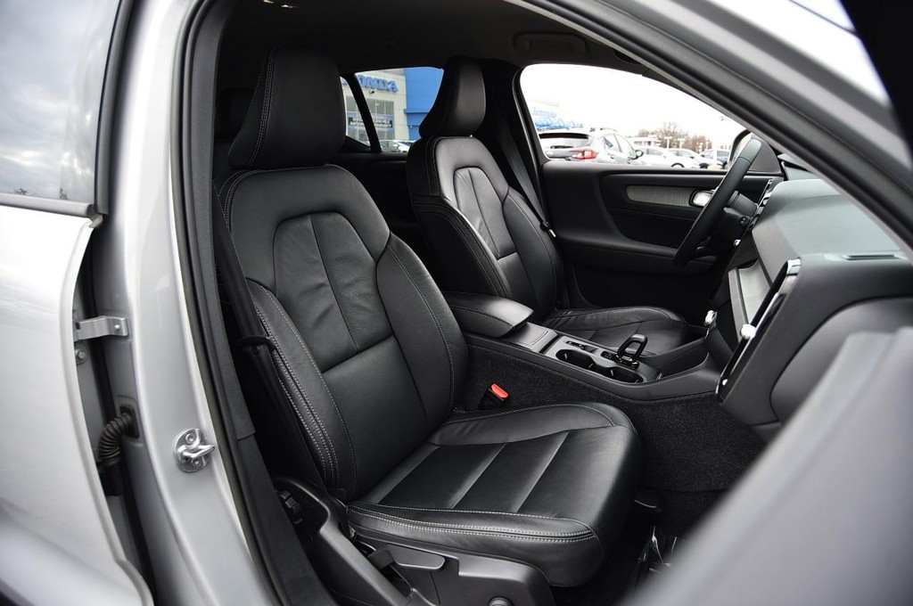 Volvo XC40 Vehicle Image 21