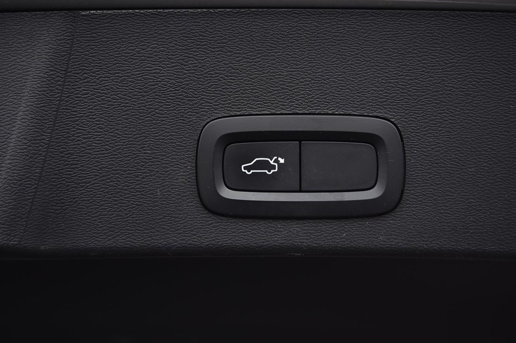 Volvo XC40 Vehicle Image 25