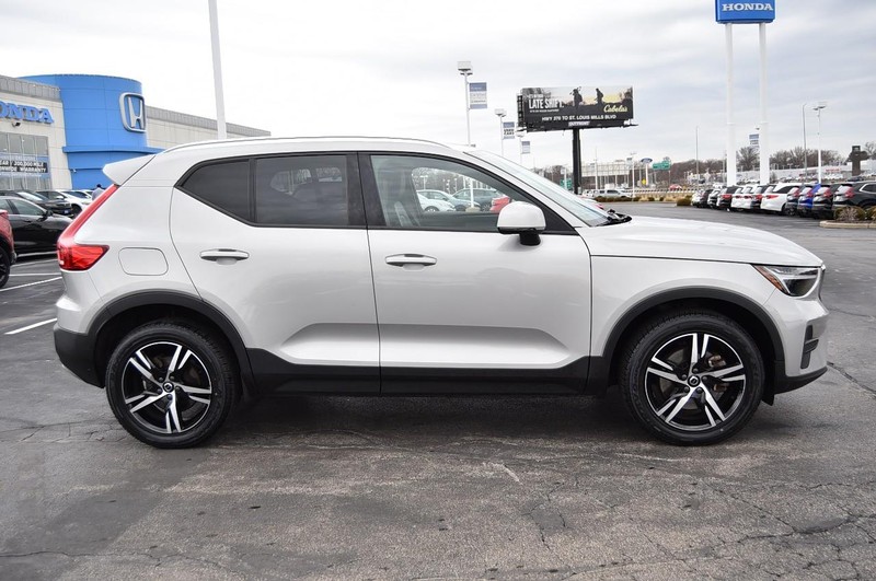 Volvo XC40 Vehicle Image 05