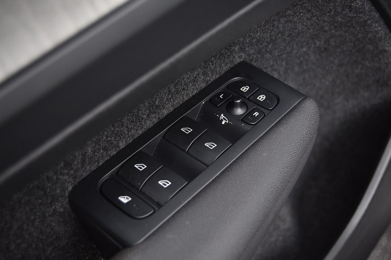 Volvo XC40 Vehicle Image 08