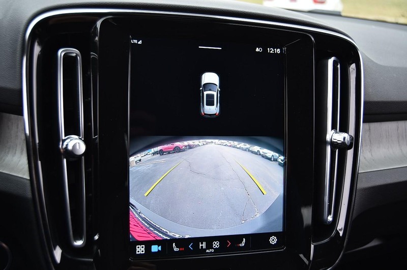 Volvo XC40 Vehicle Image 14