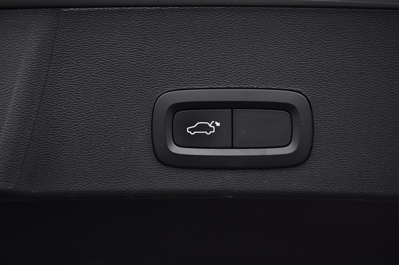 Volvo XC40 Vehicle Image 25