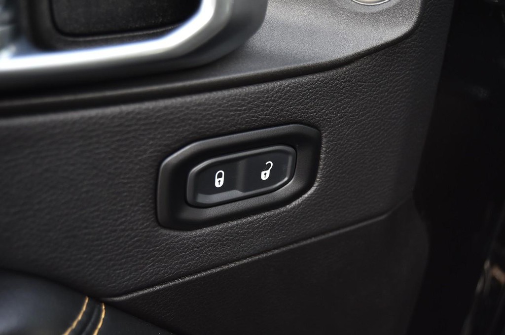 Jeep Wrangler Vehicle Image 08