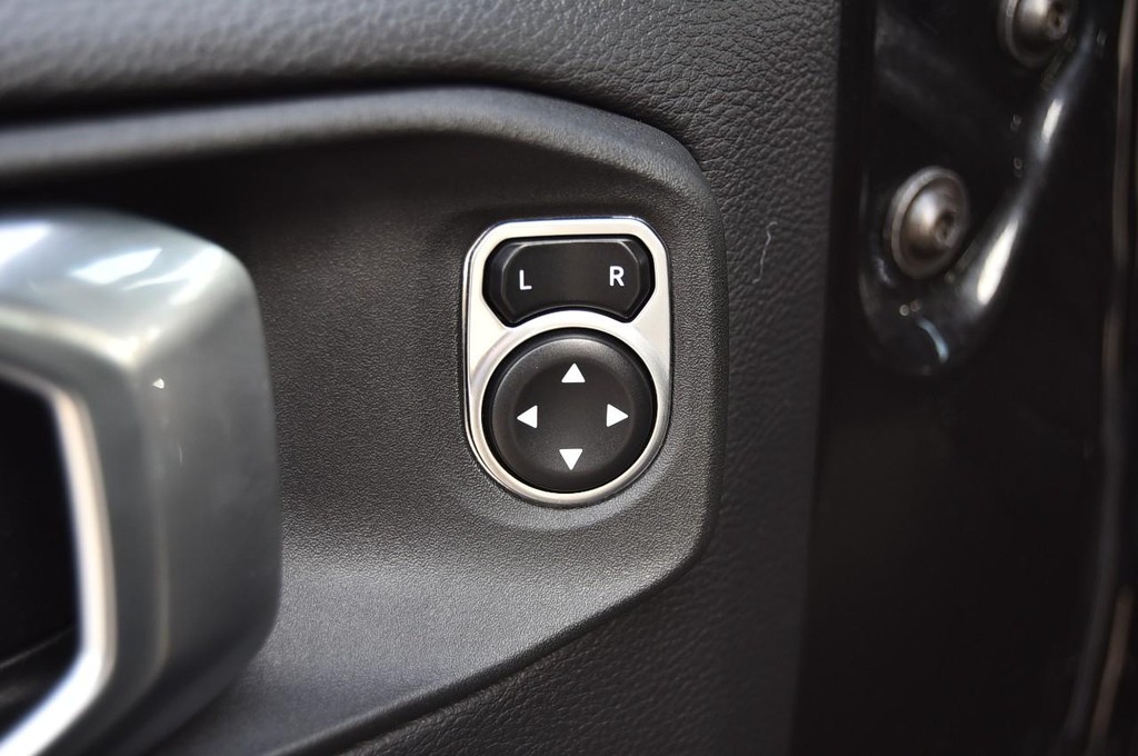 Jeep Wrangler Vehicle Image 09