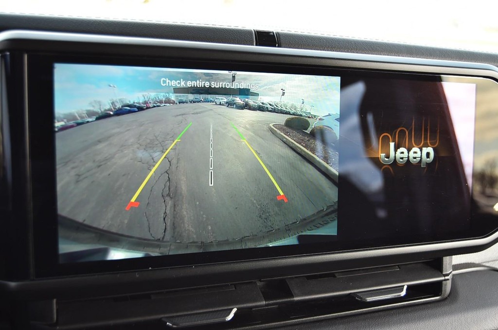 Jeep Wrangler Vehicle Image 13