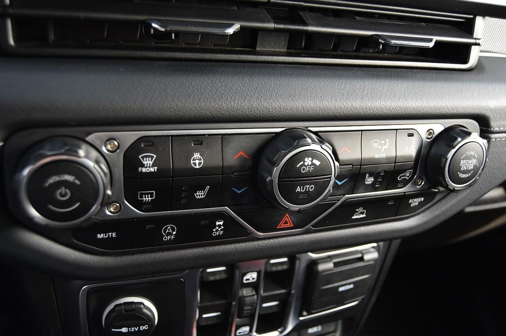 Jeep Wrangler Vehicle Image 15