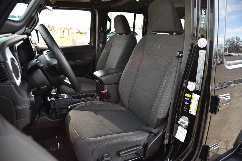 Jeep Wrangler Vehicle Image 21