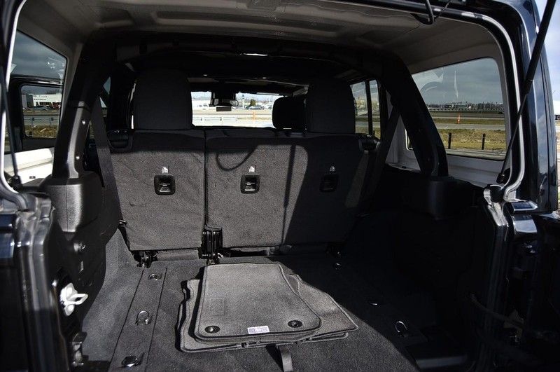 Jeep Wrangler Vehicle Image 26