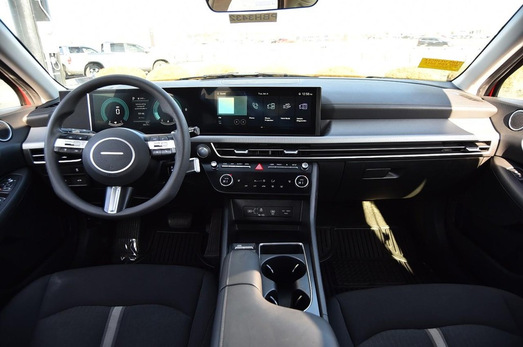 Hyundai Sonata Vehicle Image 07