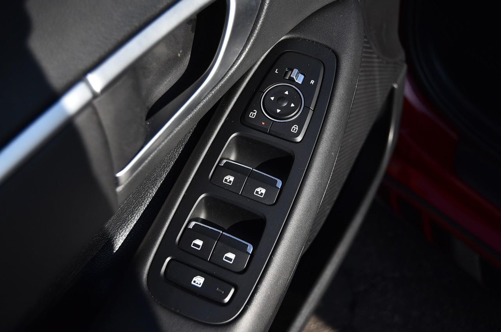 Hyundai Sonata Vehicle Image 08