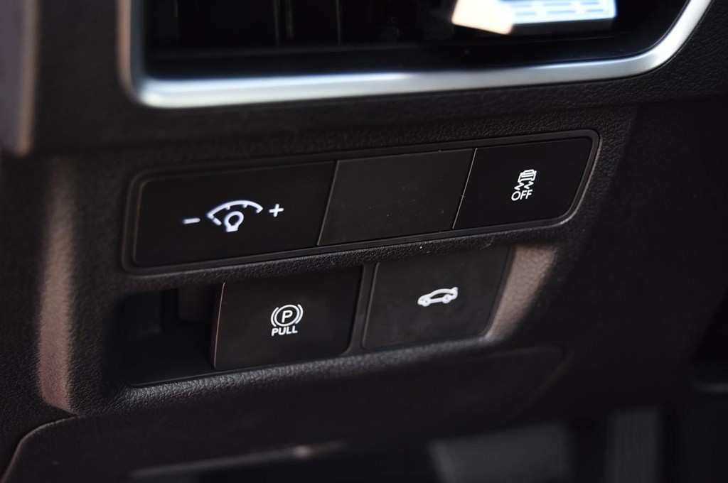 Hyundai Sonata Vehicle Image 10