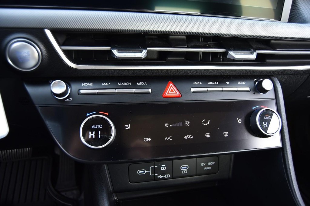 Hyundai Sonata Vehicle Image 14