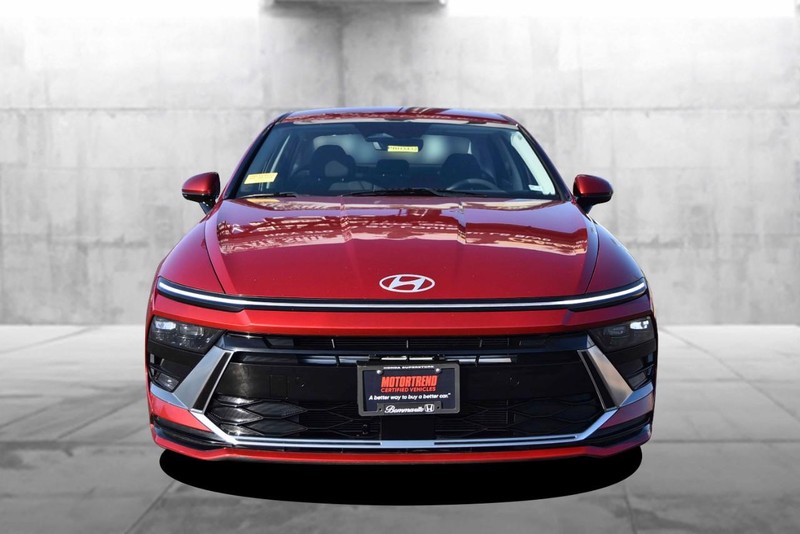 Hyundai Sonata Vehicle Image 04