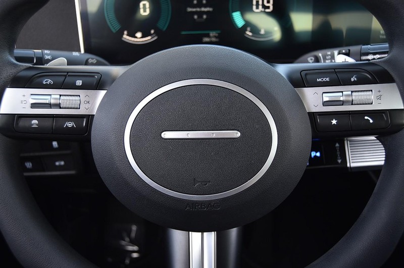 Hyundai Sonata Vehicle Image 17