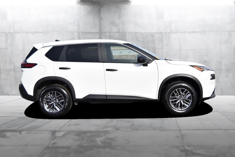 Nissan Rogue Vehicle Image 05