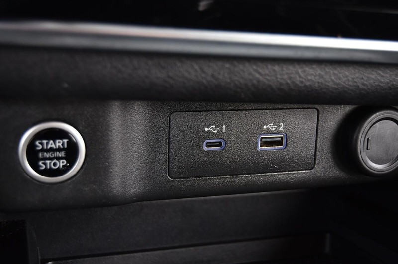 Nissan Rogue Vehicle Image 15