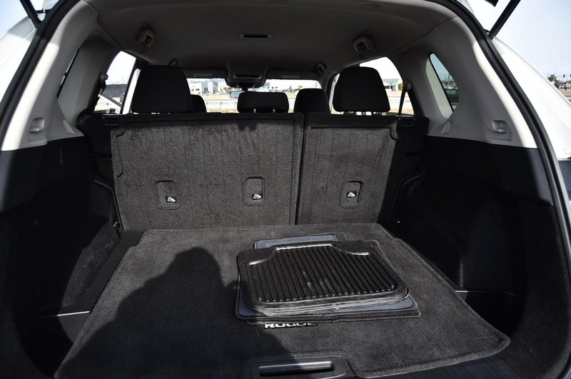 Nissan Rogue Vehicle Image 22