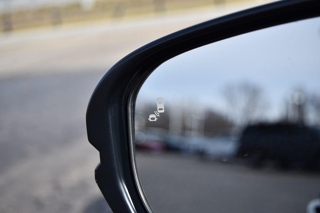 Honda CR-V Vehicle Image 09