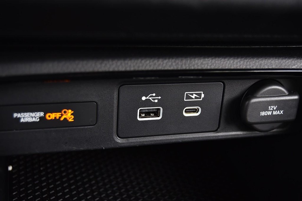 Honda CR-V Vehicle Image 16