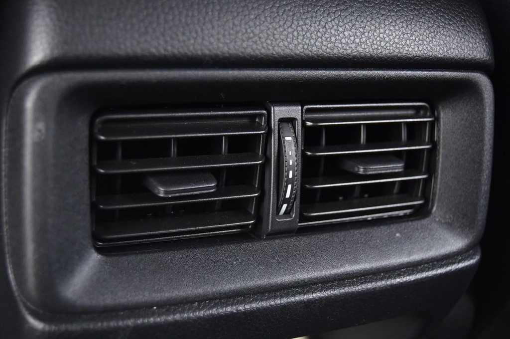 Honda CR-V Vehicle Image 24